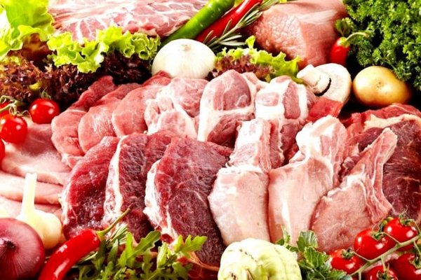 Супермаркеты обновили цены на свинину, курятину и сало: сколько стоят продукты в конце сентября