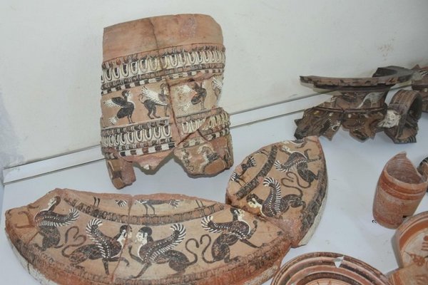Ученые нашли в Турции древний умывальник с фантастическими существами