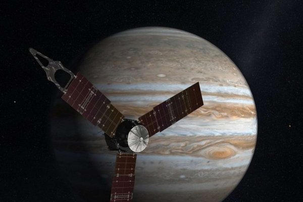 Проблески на массивных льдах Европы: аппарат «Юнона» сделал снимки спутника Юпитера в высоком разрешении