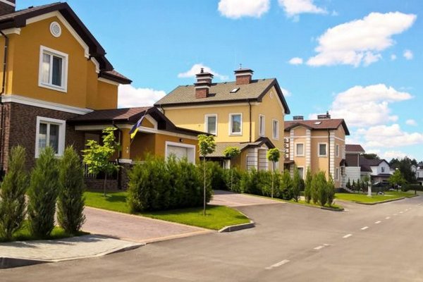 Цены стремительно растут: сколько стоит самое дешевое жилье в коттеджных городках Киева