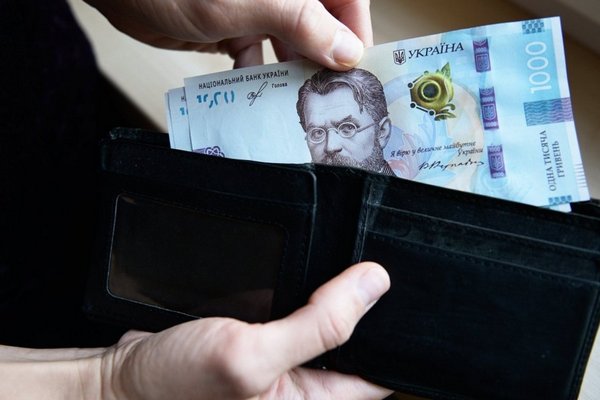 Кому в Украине платят больше 50 тыс. грн в месяц: опубликованы вакансии