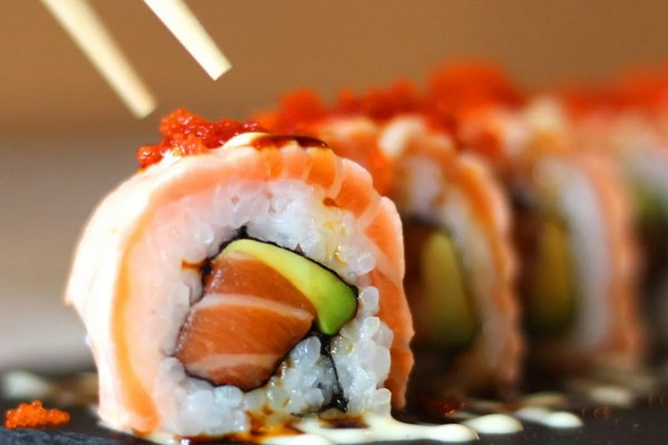 Почему суши – лучший вариант для большой компании