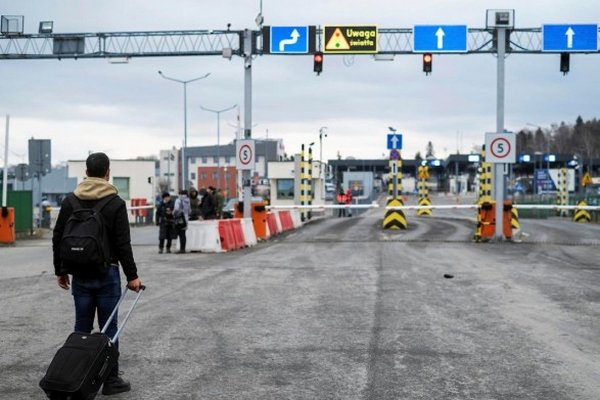 Украина приостановила пересечение границы с Польшей – СМИ