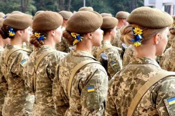 Несколько тысяч украинских женщин защищают страну на фронте