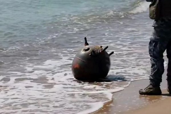 Опасное побережье: у берегов Одесчины саперы взорвали мину