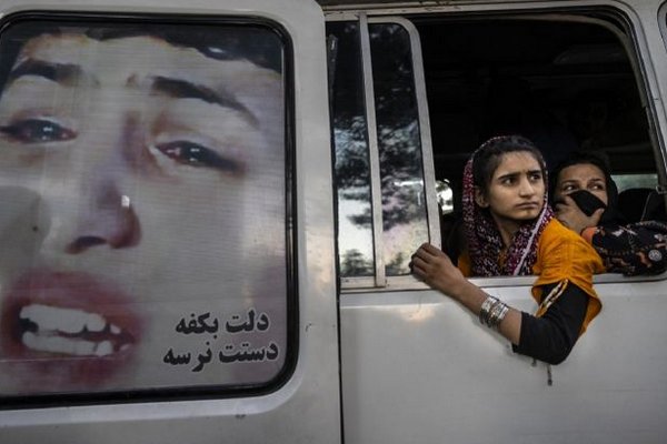 Талибы ввели новые ограничения для афганских женщин. США и ЕС отреагировали