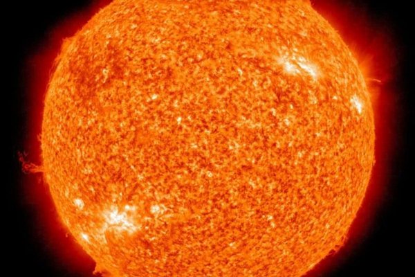 Новая мощная вспышка на Солнце вызвала проблемы на планете