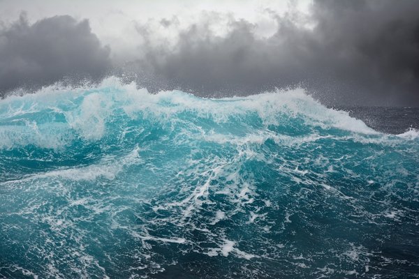 В Австралии в мальчика, купавшегося в океане, попала молния