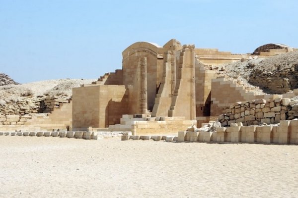 В Египте нашли древний 16-метровый свиток папируса