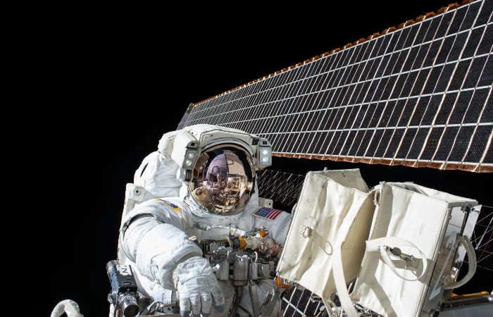 Астронавты выйдут в открытый космос с борта МКС для проведения монтажных работ