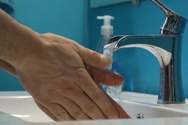 В Украине начали повышать тарифы на воду: в каких регионах подорожала коммуналка