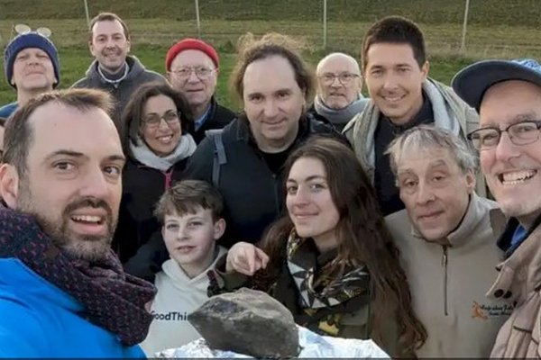 Поисковая группа нашла метеорит, разразившийся в небе между Англией и Францией