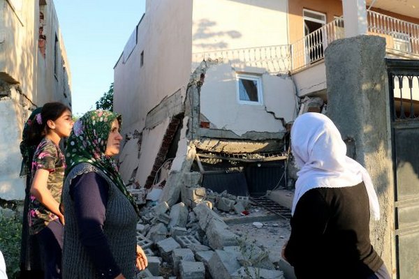 Турция после землетрясений планирует построить до 300 тысяч домов