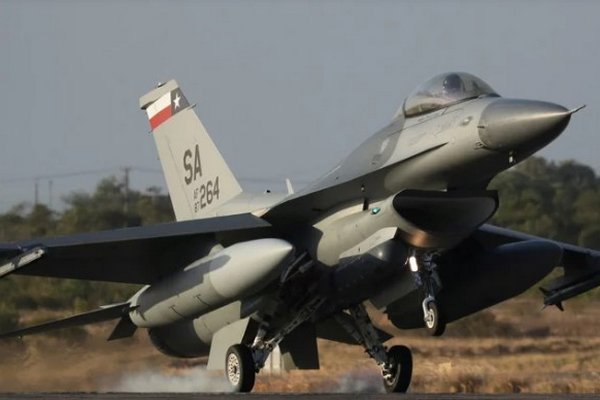 Нидерланды заявили, что самолеты F-16 будут следующим шагом в поставках оружия для Украины