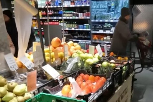 Бегом за витамином С: в супермаркетах резко упали цены на апельсины