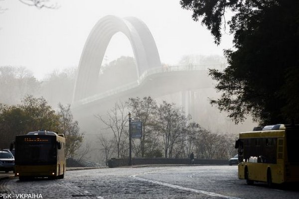 Киев в ближайший час накроет густой туман: сколько продержится