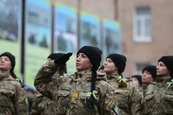 Мобилизация женщин: к чему должны быть готовы украинские защитницы перед вступлением в ВСУ