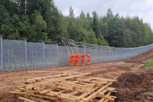 Латвия построит еще более 60 км ограждения на границе с Беларусью