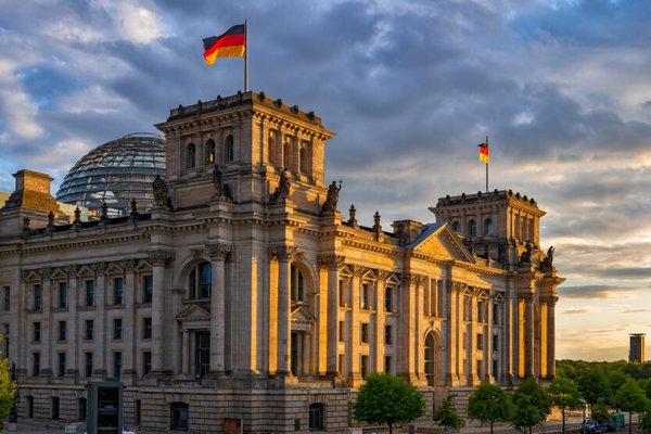 Правительство Германии отказалось отложить в последний момент отказ от ядерной энергетики