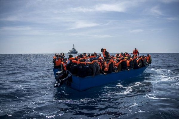 Береговая охрана Италии спасла около 600 мигрантов
