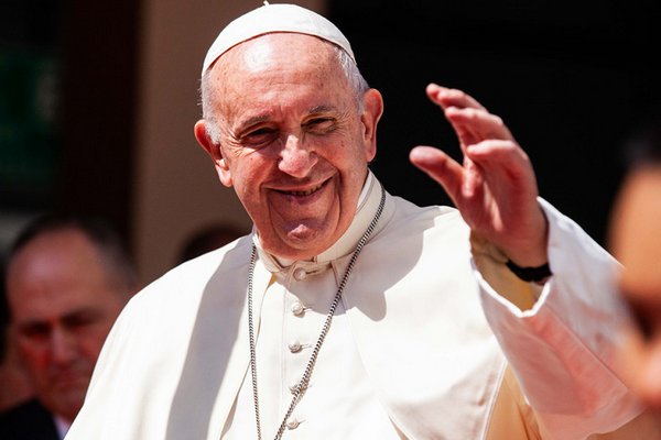 Впервые в истории Папа Римский разрешил женщинам голосовать на собрании епископов