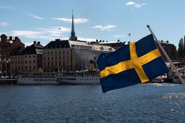 Швеция удвоит требования к зарплате мигрантов