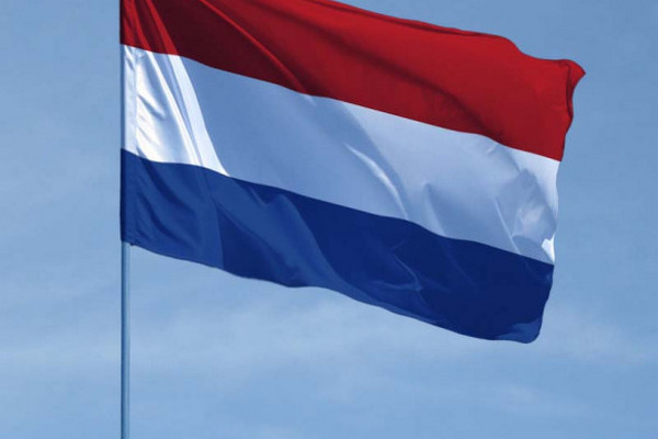 Нидерланды запретят судам внутреннего плавания выбрасывать токсичные пары