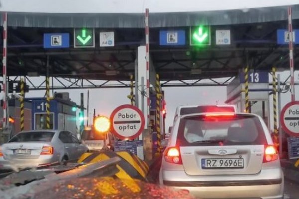 Без переходов, светофоров и всего за 2300 грн: все, что нужно знать украинским водителям о платных дорогах
