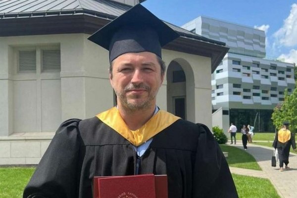 Стал магистром: 42-летний Сергей Притула окончил университет