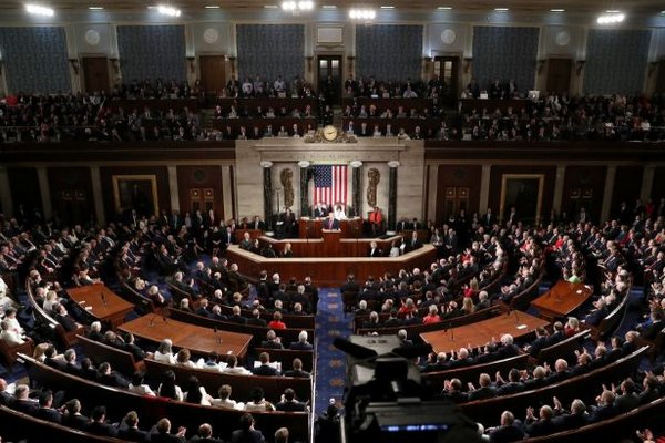 В Сенате США предлагают запретить президенту принимать решение о выходе страны из НАТО