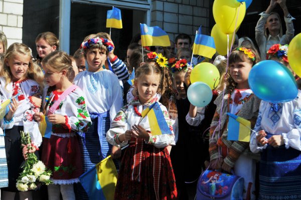Украинским школьникам увеличили учебный год: с чем это связано