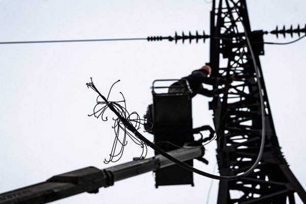 Укрэнерго оценило ситуацию с ремонтом сетей