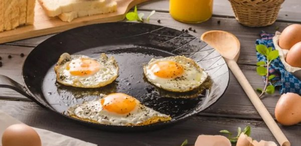 Сладкая яичница: один необычный ингредиент - и за такой завтрак подерутся даже дети