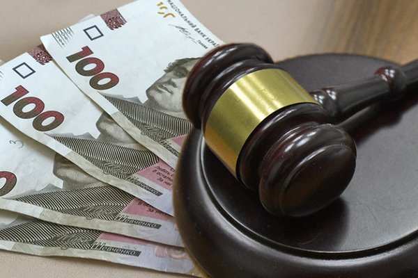 Мужчина отсудил 20 тысяч гривен компенсации за незаконное задержание и вручение повестки