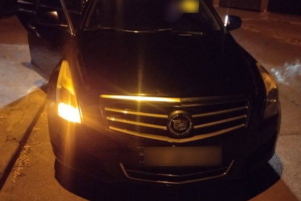 В Киеве патрульные задержали преступников на Cadillac, которые устроили стрельбу