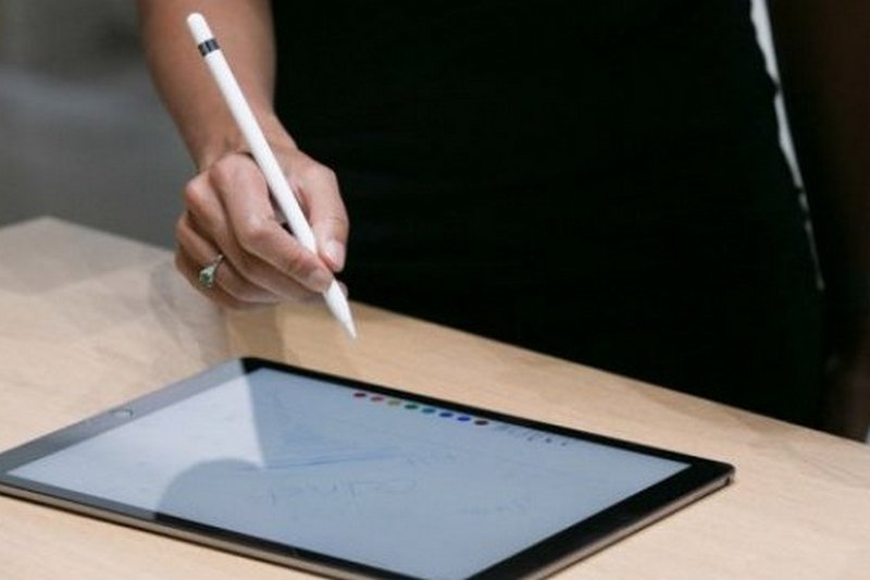 Apple создала устройство, пишущее на любой поверхности, - и даже в воздухе