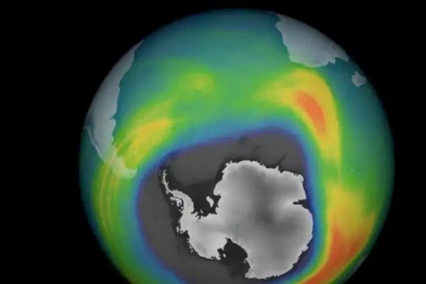 Над Антарктидой появилась одна из самых больших озоновых дыр в истории наблюдений