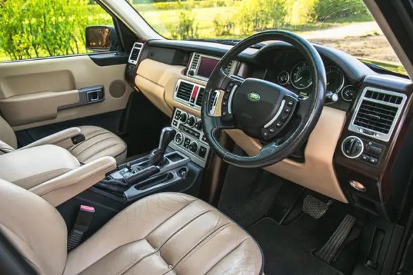 Range Rover королевы Елизаветы II выставят на аукцион