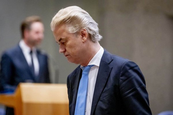 Лидер ультраправых в Нидерландах отказался от идеи референдума по выходу из ЕС