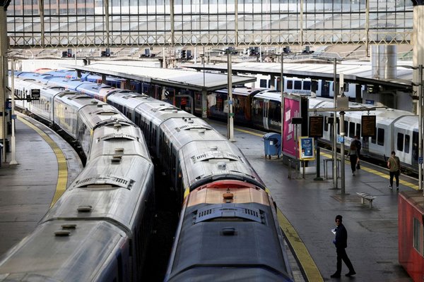 В Британии машинисты поездов объявили забастовку на ряде важных маршрутов