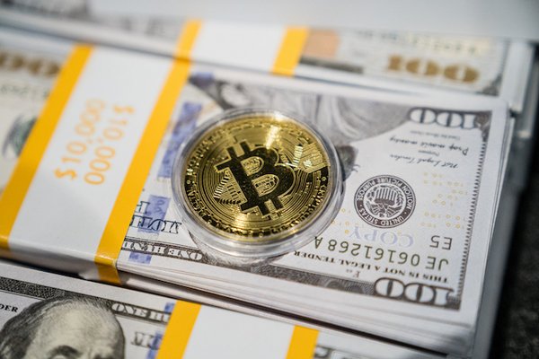 Bitcoin снизился в цене на 7,9%