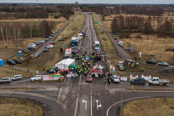 НБУ оценил потери импортеров и экспортеров из-за блокады польской границы