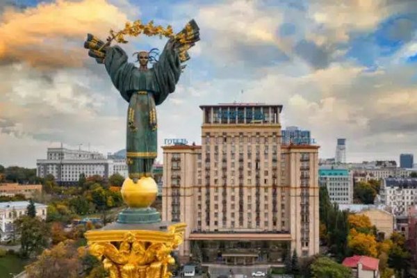 В Киеве на ул. Крещатик ограничат движение транспорта: подробности