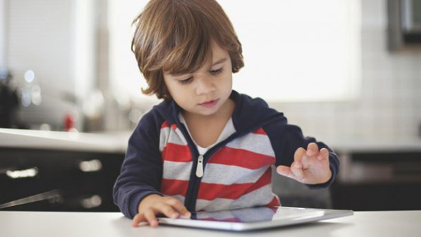 Вреден ли планшет для маленьких детей: ученые дали ответ