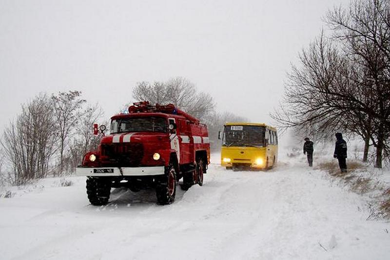 Непогода в Украине: в ГСЧС сообщили о ситуации на дорогах страны