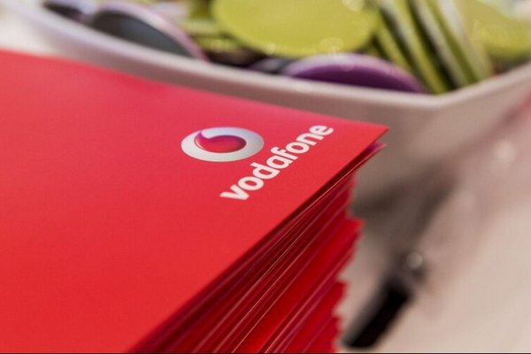Абоненты Vodafone могут год не платить за тариф: условие
