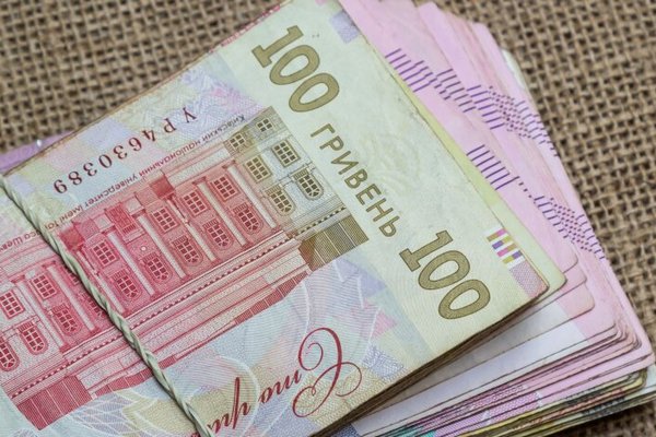 Кому и сколько: разбираемся в новых доплатах для украинцев