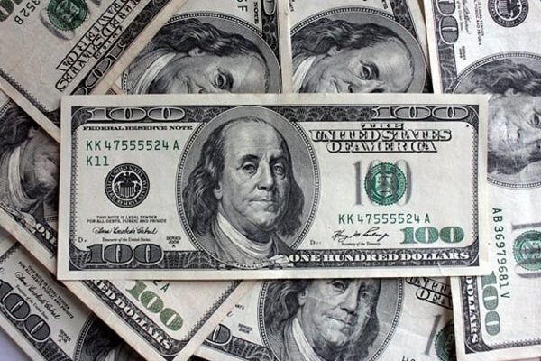 Доллар и евро отступают: гривна показывает уверенный рост