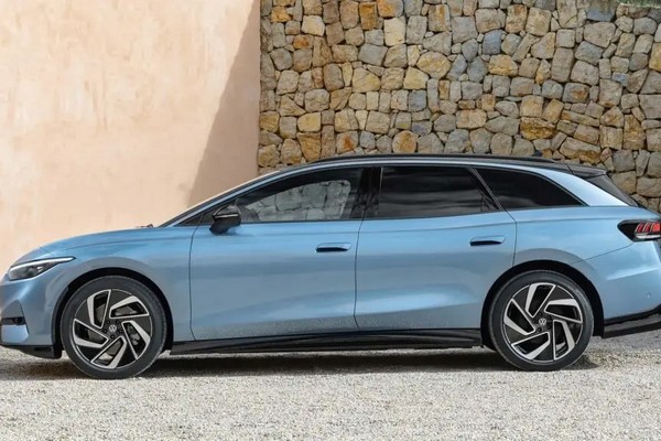 ID.7 Tourer: ChatGPT, «умная» крыша и AR-дисплей в новом электромобиле VW