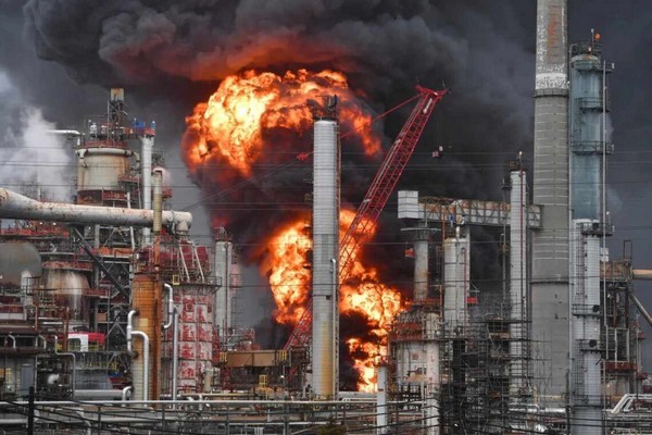 Загадка взрыва: неизвестные причины масштабного пожара на заводе Chevron в Калифорнии